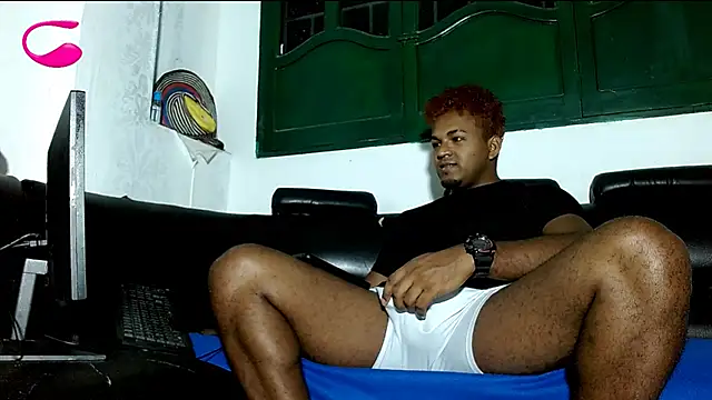 Snapshot of Deleon1995 chatting on March 5, 2025, 4:45 am Deleon1995 online show from March 5, 2025, 4:45 am