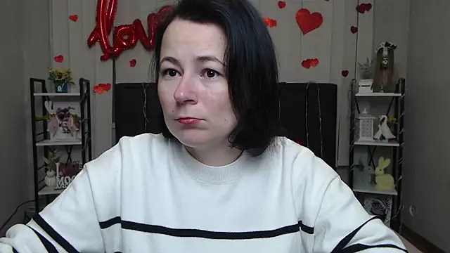 Snapshot of MarieSho chatting on February 2, 2026, 5:55 pm MarieSho online show from February 2, 2026, 5:55 pm