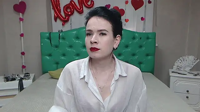 JasmineKouch online show from April 17, 2026, 6:05 am