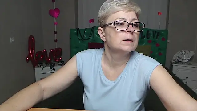 EmiliaGree online show from November 27, 2025, 6:10 pm