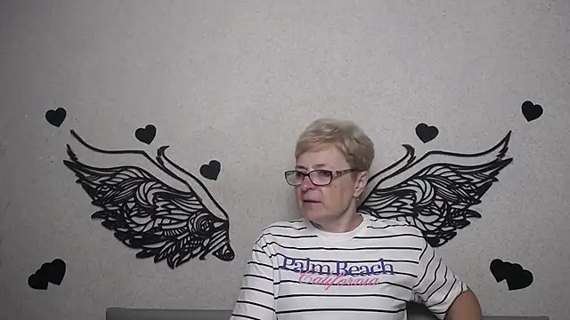 EmiliaGree online show from July 10, 2026, 5:15 pm
