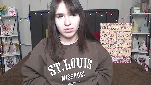 LauraHlot online show from February 1, 2025, 10:23 pm