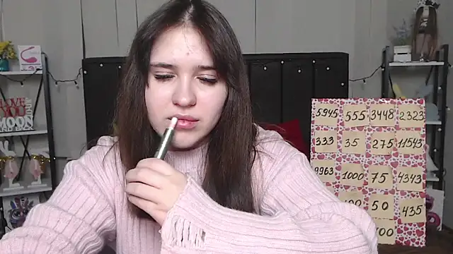 LauraHlot online show from February 7, 2025, 4:27 am