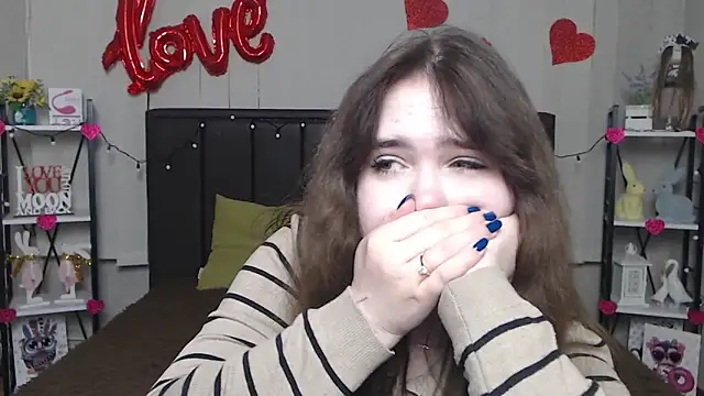 LauraHlot online show from February 19, 2025, 9:14 pm