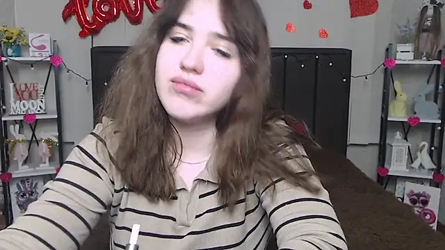 LauraHlot online show from February 20, 2025, 3:23 am