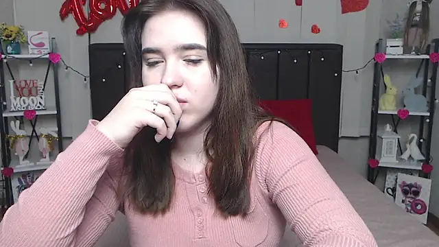 LauraHlot online show from March 3, 2025, 9:48 pm