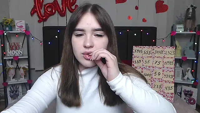 LauraHlot online show from March 17, 2025, 9:34 pm