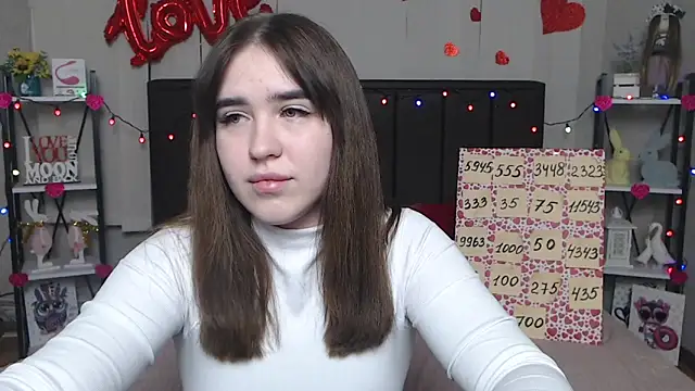 LauraHlot online show from March 18, 2025, 4:04 am