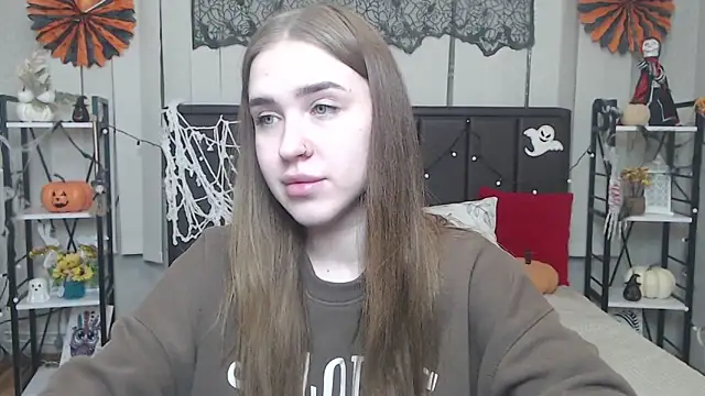 LauraHlot online show from October 20, 2025, 7:03 pm