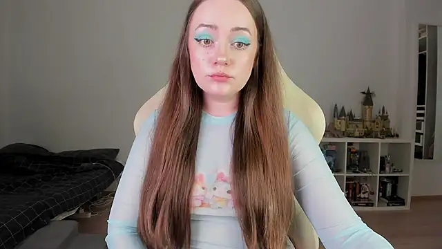 WalkingGirl online show from March 19, 2026, 3:38 pm