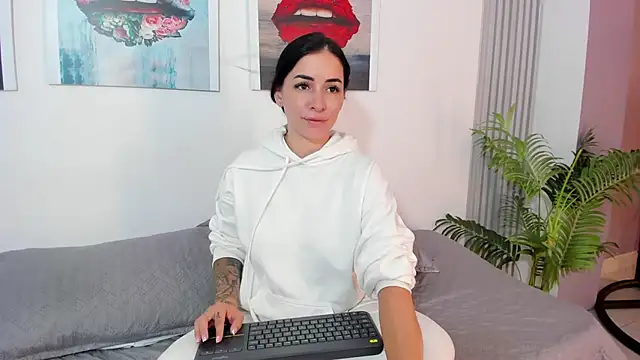 Sofia  rivera online show from January 27, 2025, 8:07 pm