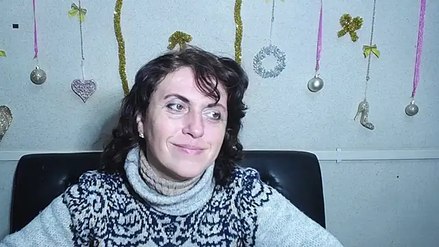 Snapshot of LuciaMii chatting on December 29, 2024, 6:05 pm LuciaMii online show from December 29, 2024, 6:05 pm
