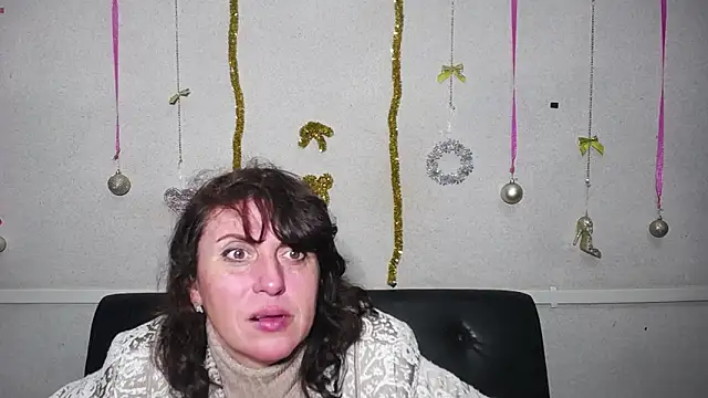 Snapshot of LuciaMii chatting on January 14, 2025, 6:07 pm LuciaMii online show from January 14, 2025, 6:07 pm