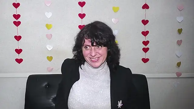 Snapshot of LuciaMii chatting on January 30, 2025, 6:10 pm LuciaMii online show from January 30, 2025, 6:10 pm