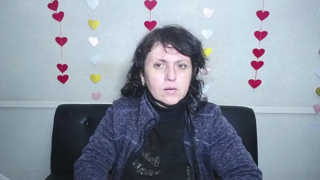 Snapshot of LuciaMii chatting on February 5, 2025, 6:02 am LuciaMii online show from February 5, 2025, 6:02 am