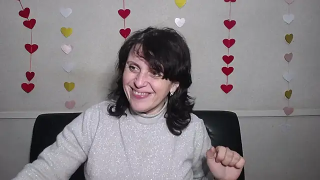 Snapshot of LuciaMii chatting on February 11, 2025, 6:11 pm LuciaMii online show from February 11, 2025, 6:11 pm