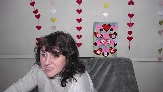 Snapshot of LuciaMii chatting on February 13, 2025, 9:17 pm LuciaMii online show from February 13, 2025, 9:17 pm