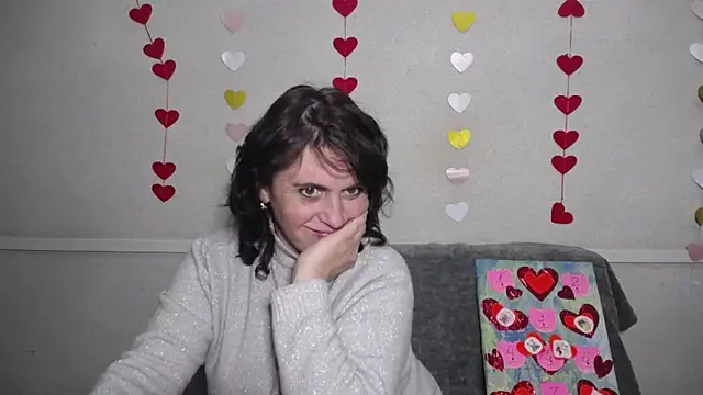 Snapshot of LuciaMii chatting on February 15, 2025, 12:22 pm LuciaMii online show from February 15, 2025, 12:22 pm