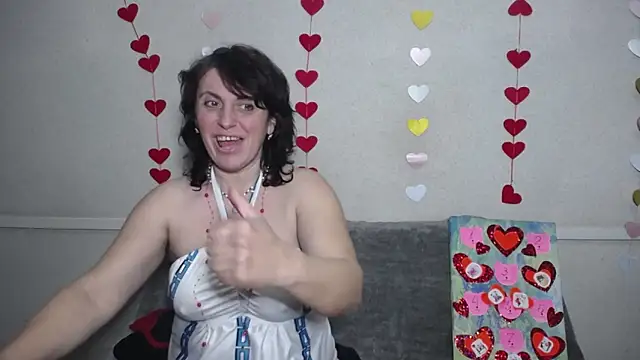 Snapshot of LuciaMii chatting on February 15, 2025, 3:28 pm LuciaMii online show from February 15, 2025, 3:28 pm