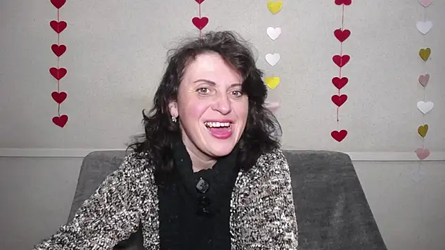 Snapshot of LuciaMii chatting on February 22, 2025, 1:22 am LuciaMii online show from February 22, 2025, 1:22 am