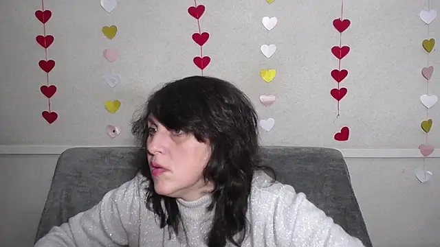 Snapshot of LuciaMii chatting on February 25, 2025, 5:58 pm LuciaMii online show from February 25, 2025, 5:58 pm