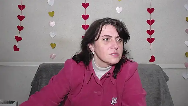 Snapshot of LuciaMii chatting on February 27, 2025, 6:09 pm LuciaMii online show from February 27, 2025, 6:09 pm