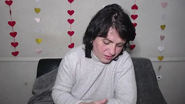 Snapshot of LuciaMii chatting on March 18, 2025, 12:38 am LuciaMii online show from March 18, 2025, 12:38 am