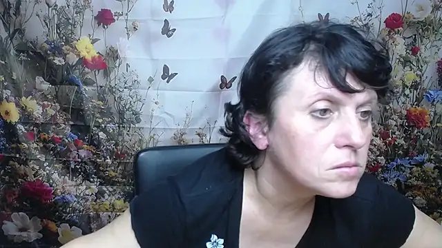 Snapshot of LuciaMii chatting on September 30, 2025, 5:07 pm LuciaMii online show from September 30, 2025, 5:07 pm