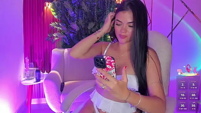 Snapshot of foxxxmegan chatting on June 1, 2026, 5:36 pm foxxxmegan online show from June 1, 2026, 5:36 pm
