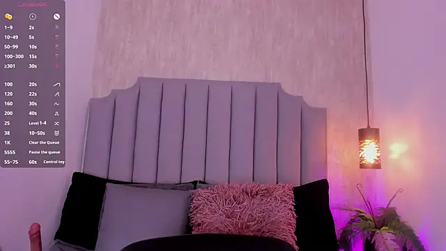 SARA STONE17 online show from January 18, 2025, 11:00 pm