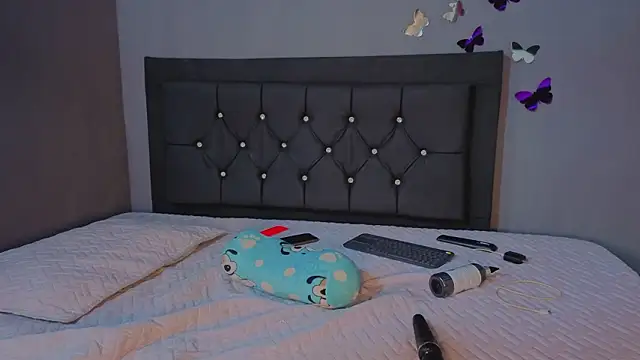 Hanna keller1 online show from March 4, 2026, 1:39 pm