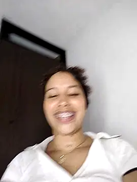 MarieLeon online show from February 28, 2025, 1:05 am