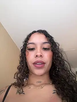 Snapshot of MarieLeon chatting on May 16, 2026, 8:07 pm MarieLeon online show from May 16, 2026, 8:07 pm