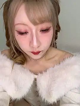 alice  1111 online show from April 1, 2026, 4:02 am