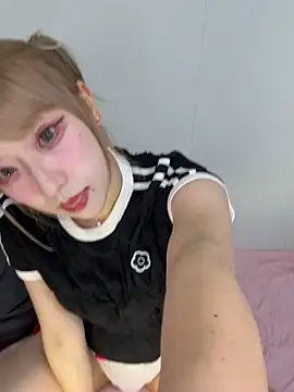 Snapshot of alice__1111 chatting on May 18, 2026, 2:40 am alice 1111 online show from May 18, 2026, 2:40 am