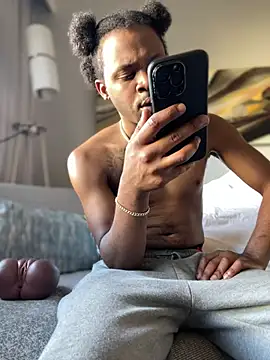 MobyDxck online show from December 21, 2024, 8:10 pm