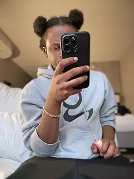 MobyDxck online show from January 3, 2025, 11:33 pm