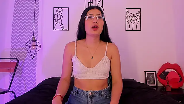 cloehonney online show from September 14, 2025, 3:00 pm