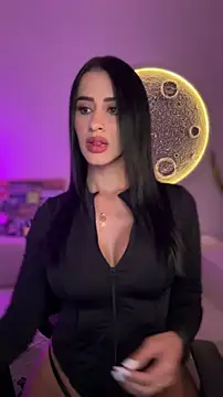 Snapshot of SarahhSmitth1 chatting on April 22, 2026, 11:28 pm SarahhSmitth1 online show from April 22, 2026, 11:28 pm