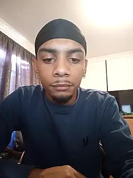 29YOURZ 28  online show from December 12, 2024, 4:21 pm