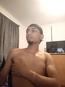 29YOURZ 28  online show from December 12, 2024, 7:26 pm