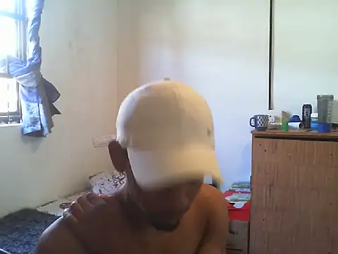 29YOURZ 28  online show from February 14, 2025, 9:34 am