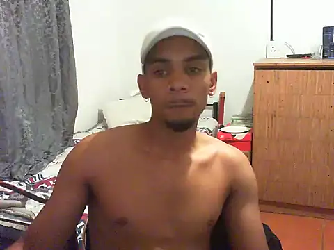 29YOURZ 28  online show from February 27, 2025, 8:09 pm