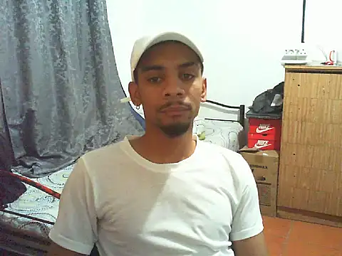 29YOURZ 28  online show from November 13, 2025, 9:36 pm