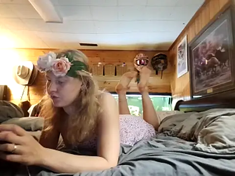 Snapshot of Ryan_and_Aurora chatting on June 4, 2026, 6:47 pm Ryan and Aurora online show from June 4, 2026, 6:47 pm