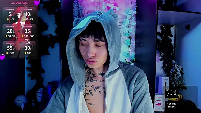 juniior 2311  online show from February 28, 2025, 1:47 pm