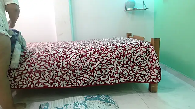 evaleribigtits18 online show from April 14, 2026, 1:11 am