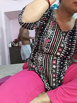 MUMTAJ-1 online show from May 25, 2026, 1:33 am