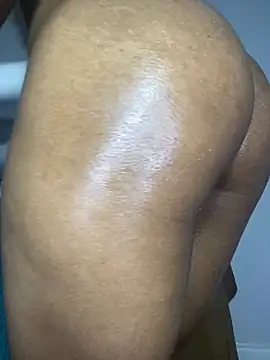 Snapshot of incognitobdy chatting on January 15, 2025, 2:06 am incognitobdy online show from January 15, 2025, 2:06 am