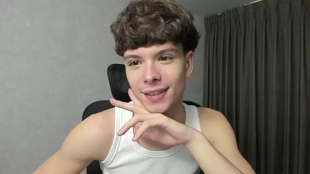 Snapshot of calvin_love_you chatting on March 4, 2026, 5:08 pm calvin love you online show from March 4, 2026, 5:08 pm